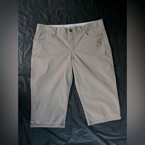 Dockers size 14/ khaki 5 pockets/ tan/ cotton capris / Bermuda shorts 17” inseam